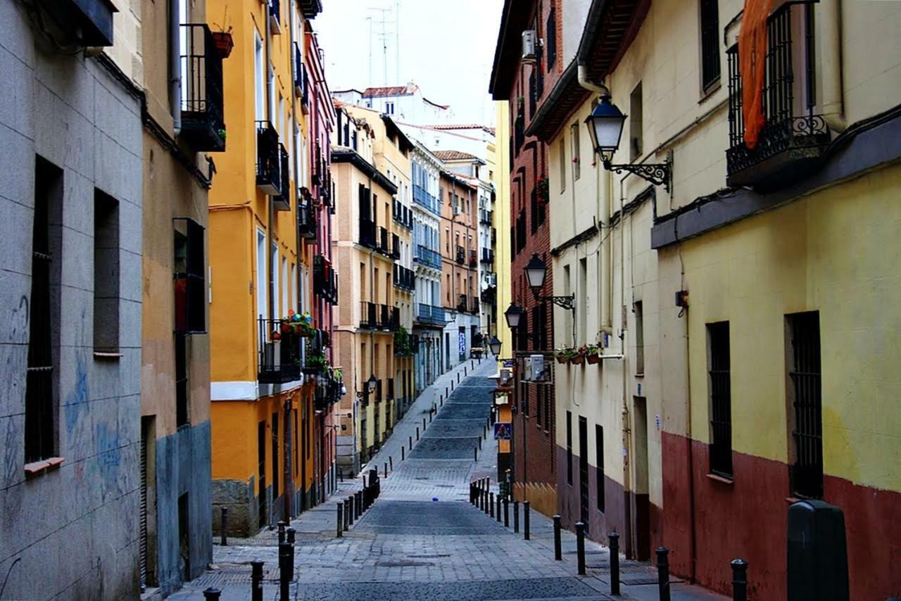 Apartment In Lavapies Madrid Center Bagian luar foto