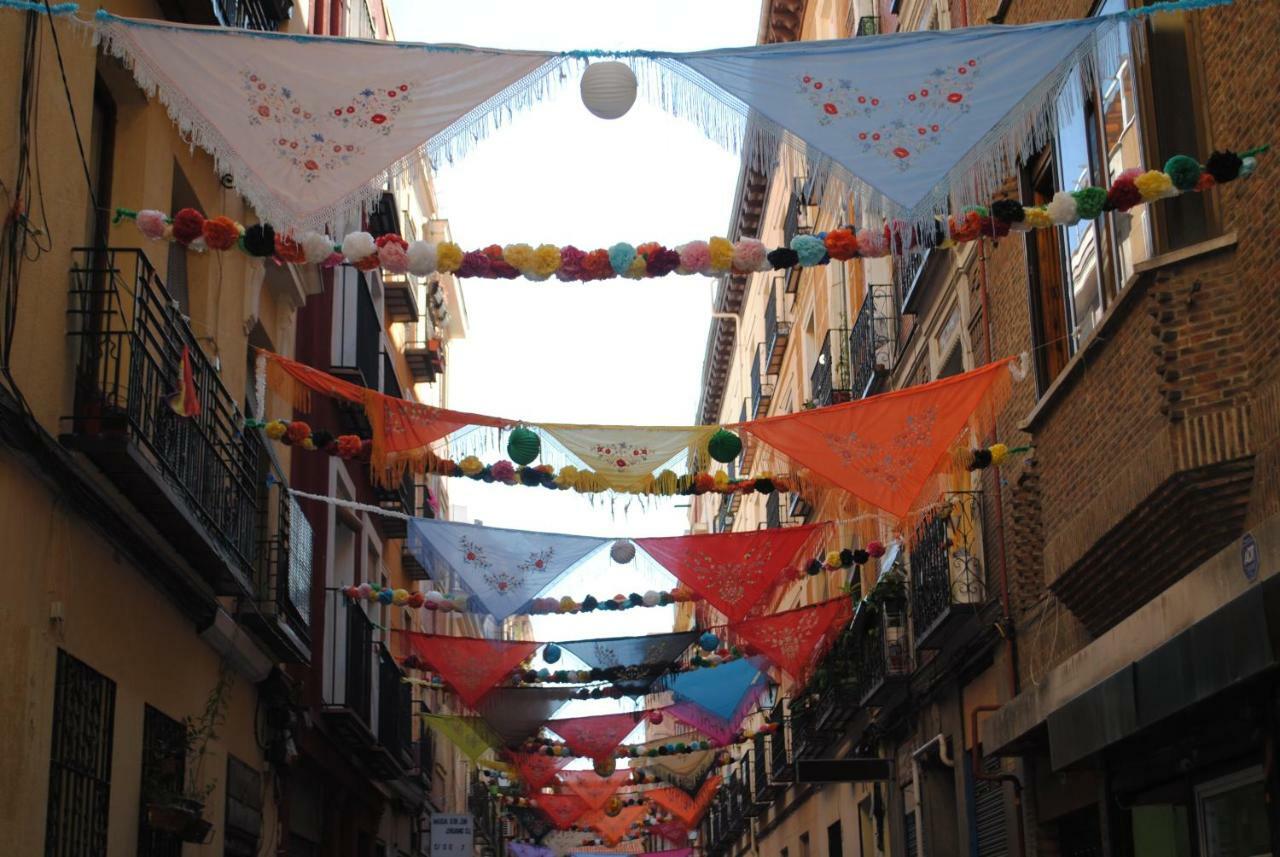 Apartment In Lavapies Madrid Center Bagian luar foto