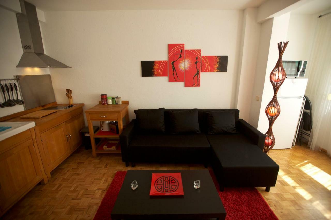 Apartment In Lavapies Madrid Center Bagian luar foto